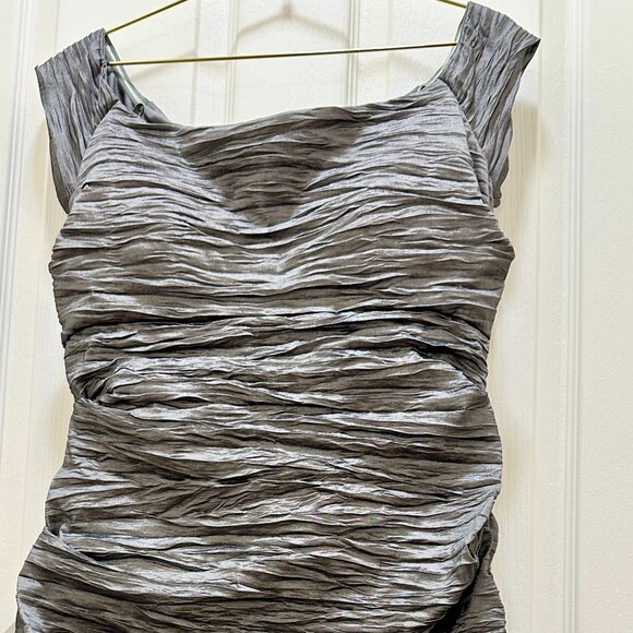 Jeanne Alexander Women's Ruched Crinkle Midi Dress Size 12 Metallic Silver - Picture 2 of 16
